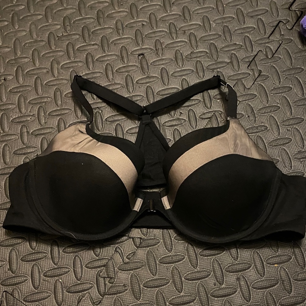 38B Victoria Secret Bra